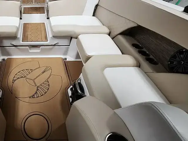 Scarab 255 Platinum Se