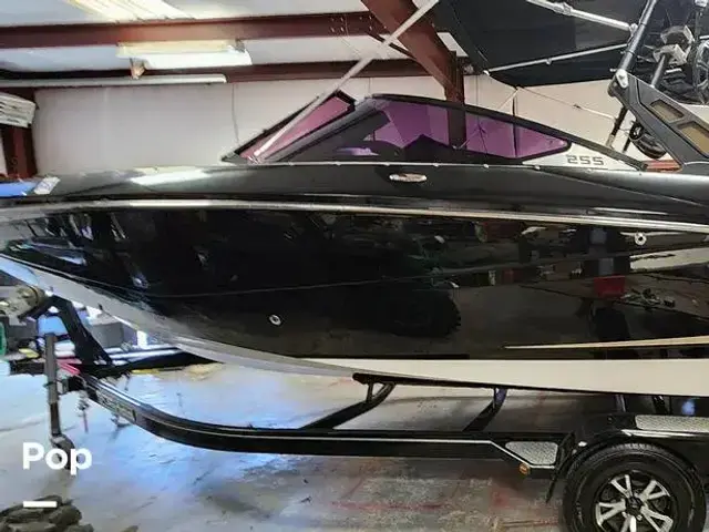 Scarab 255 Platinum Se