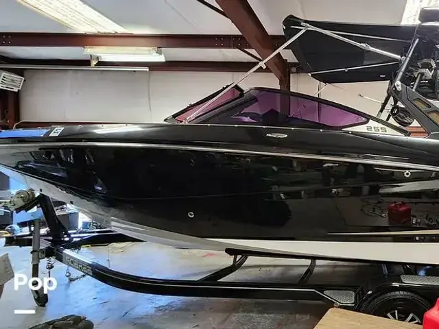 Scarab 255 Platinum Se