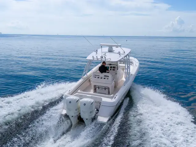 Intrepid 327 Center Console