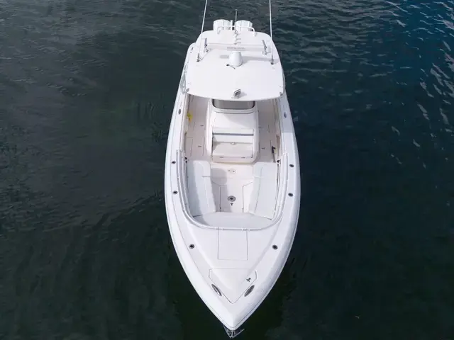 Intrepid 327 Center Console