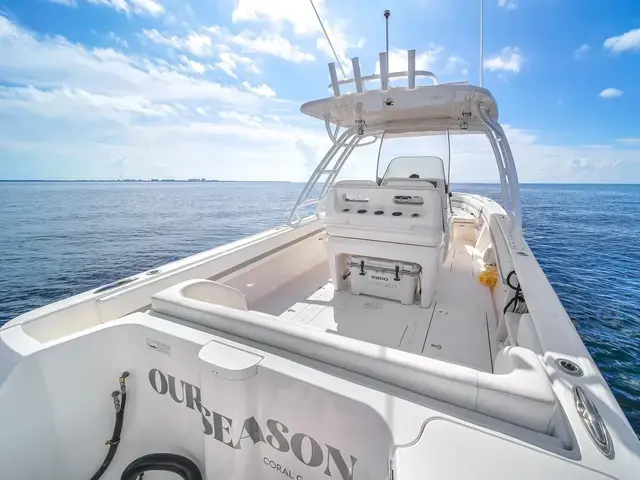 Intrepid 327 Center Console