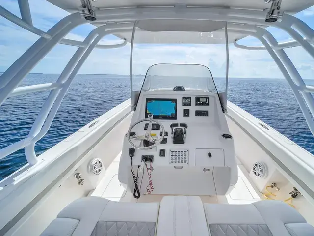 Intrepid 327 Center Console