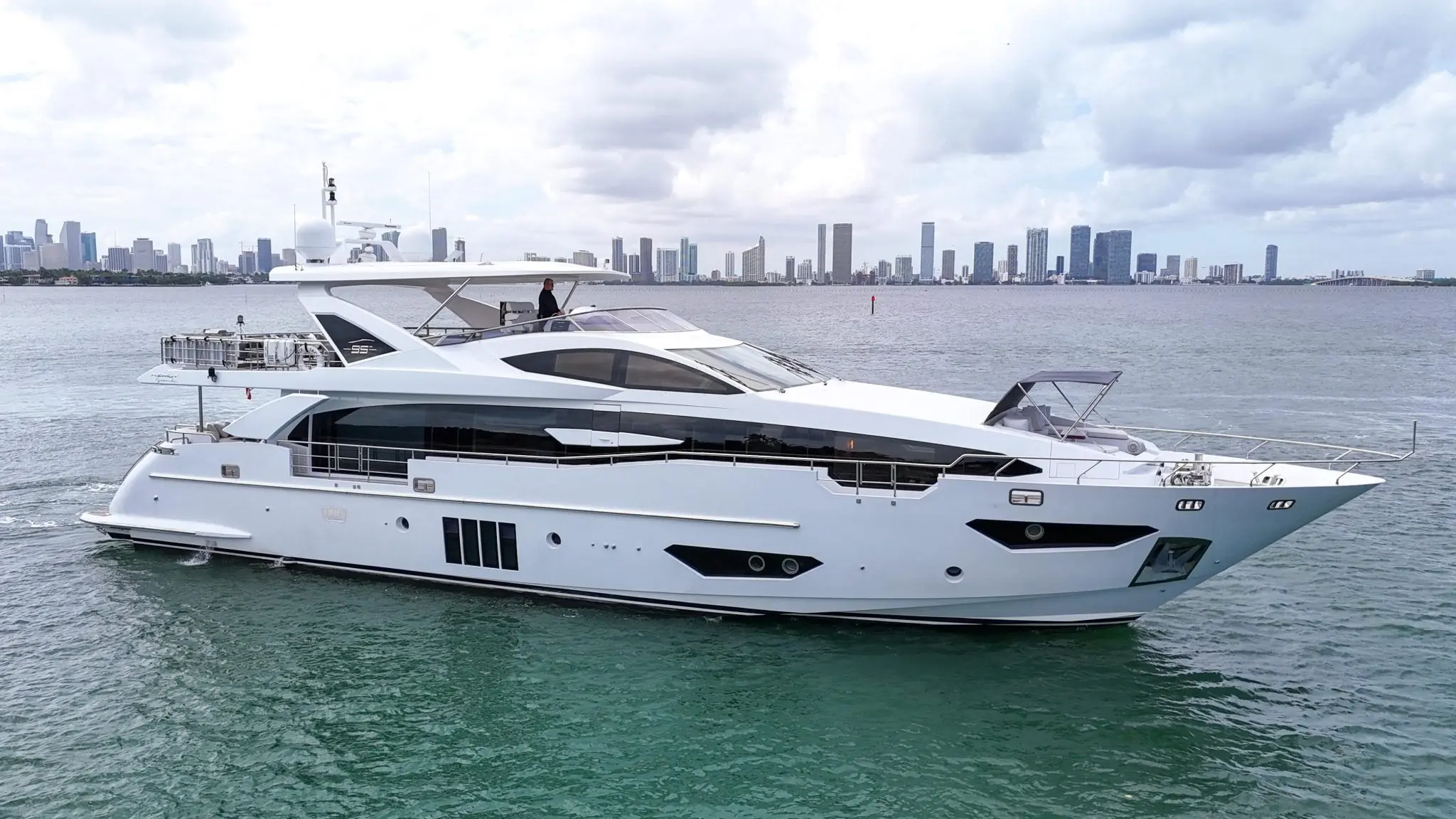 2017 Azimut 30 metri