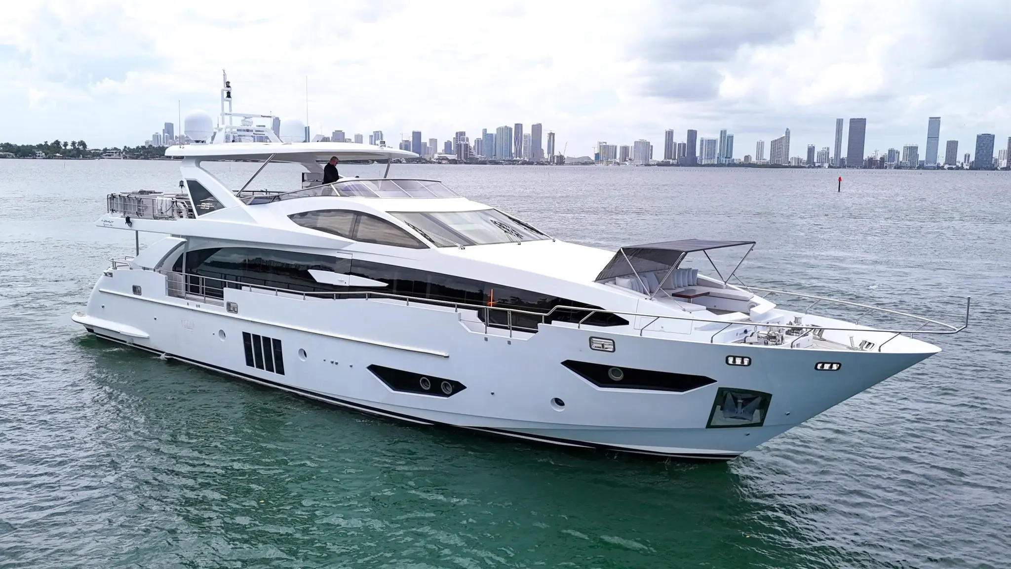 2017 Azimut 30 metri