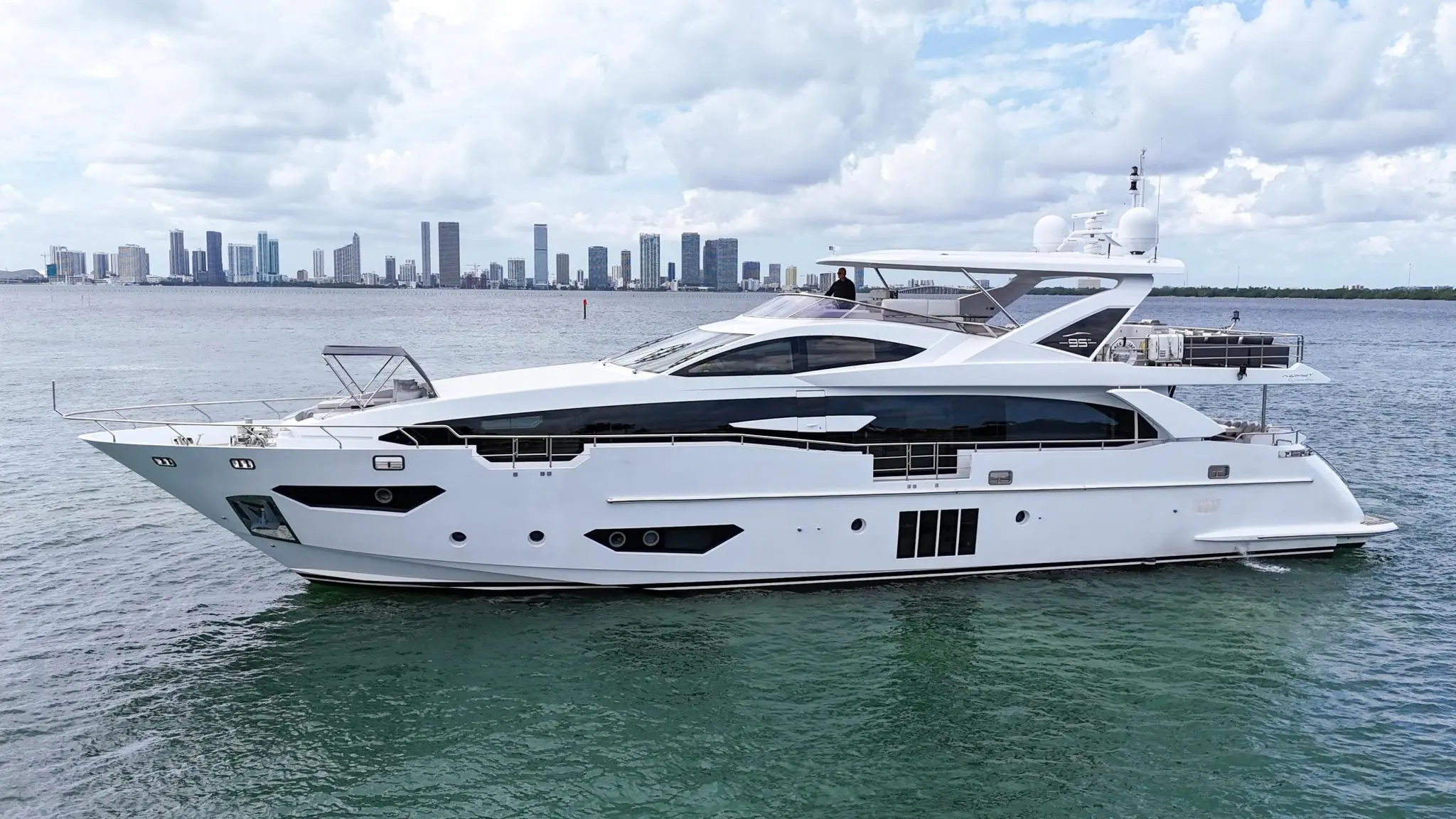 2017 Azimut 30 metri