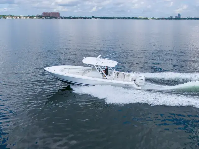 Intrepid 327 Center Console