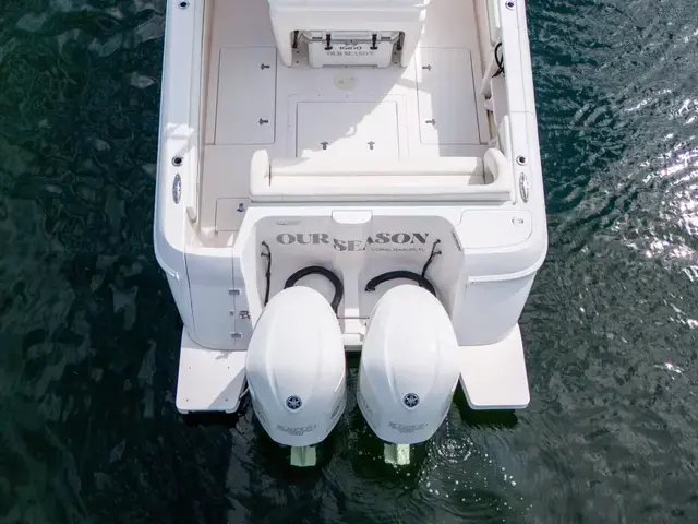 Intrepid 327 Center Console