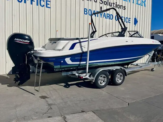 Bayliner Vr6