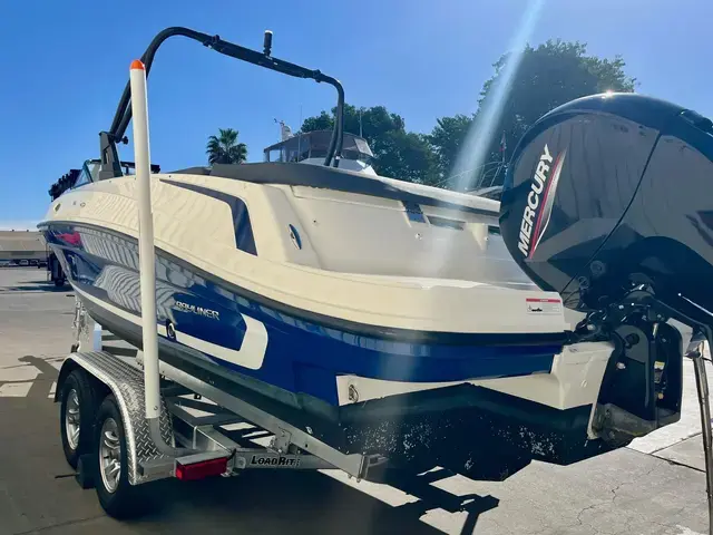 Bayliner Vr6