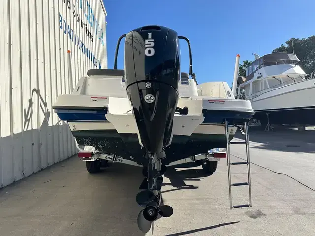 Bayliner Vr6