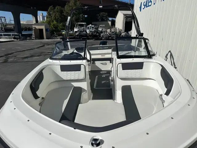 Bayliner Vr6