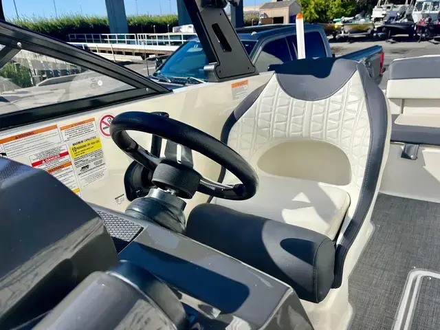 Bayliner Vr6