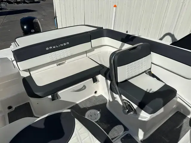 Bayliner Vr6