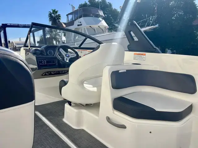 Bayliner Vr6