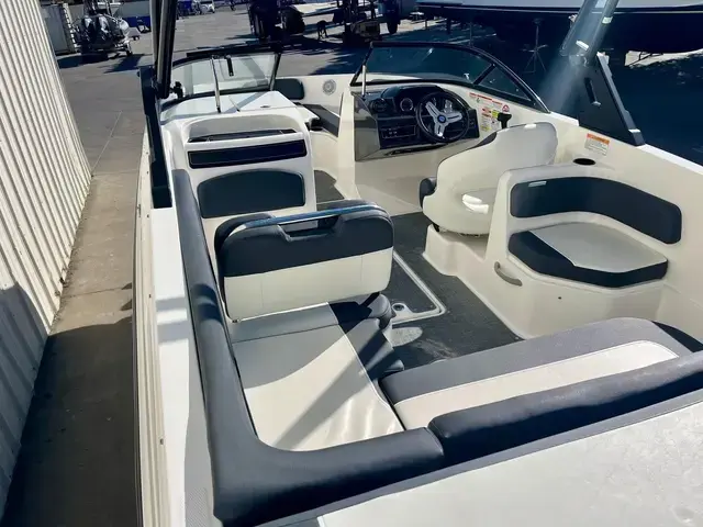 Bayliner Vr6