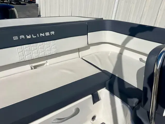 Bayliner Vr6