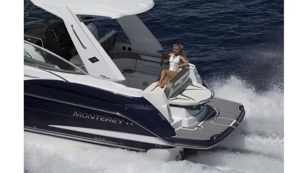 2018 Monterey 355 sport yacht