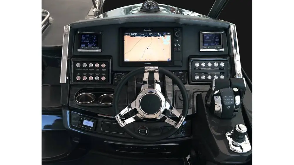 2018 Monterey 355 sport yacht