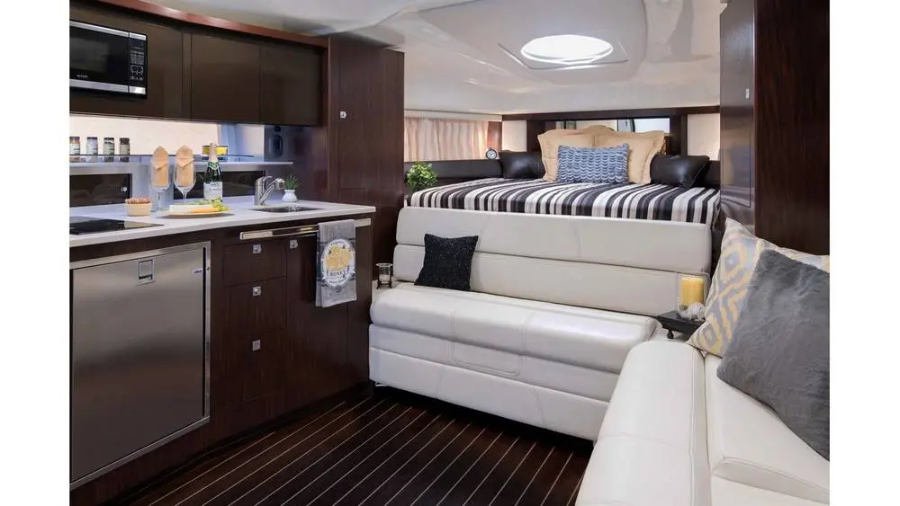 2018 Monterey 355 sport yacht