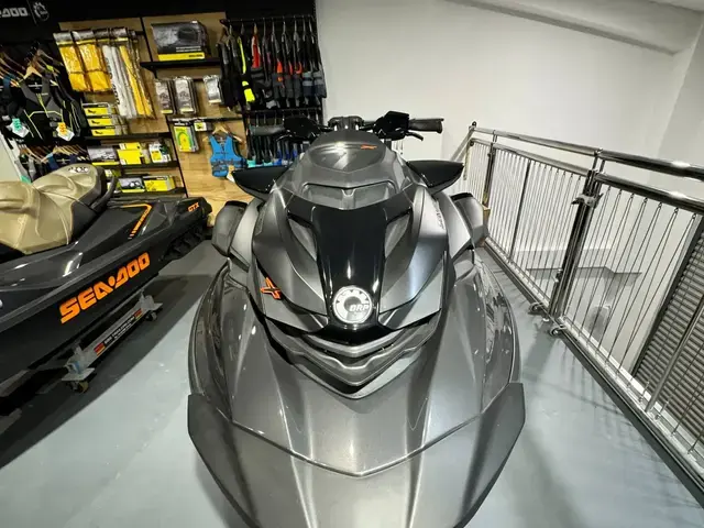 Sea Doo RXP X 300 TRIPLE BLACK