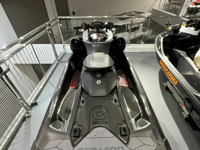 Sea Doo RXP X 300 TRIPLE BLACK