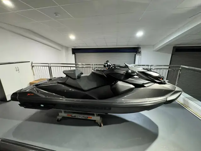 Sea Doo RXP X 300 TRIPLE BLACK