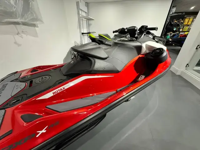 Sea Doo RXP X 325