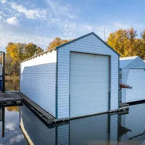 1983 Larson Boathouse