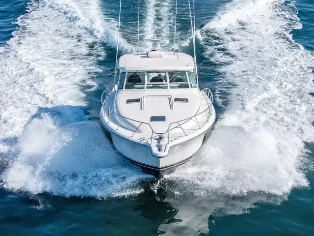 Tiara Yachts 4300 Open Magic