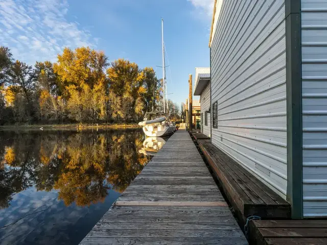 Larson Boathouse