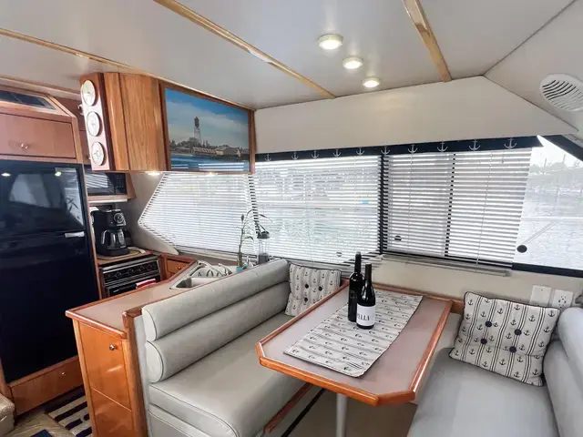 Bayliner 3587 Aft Cabin