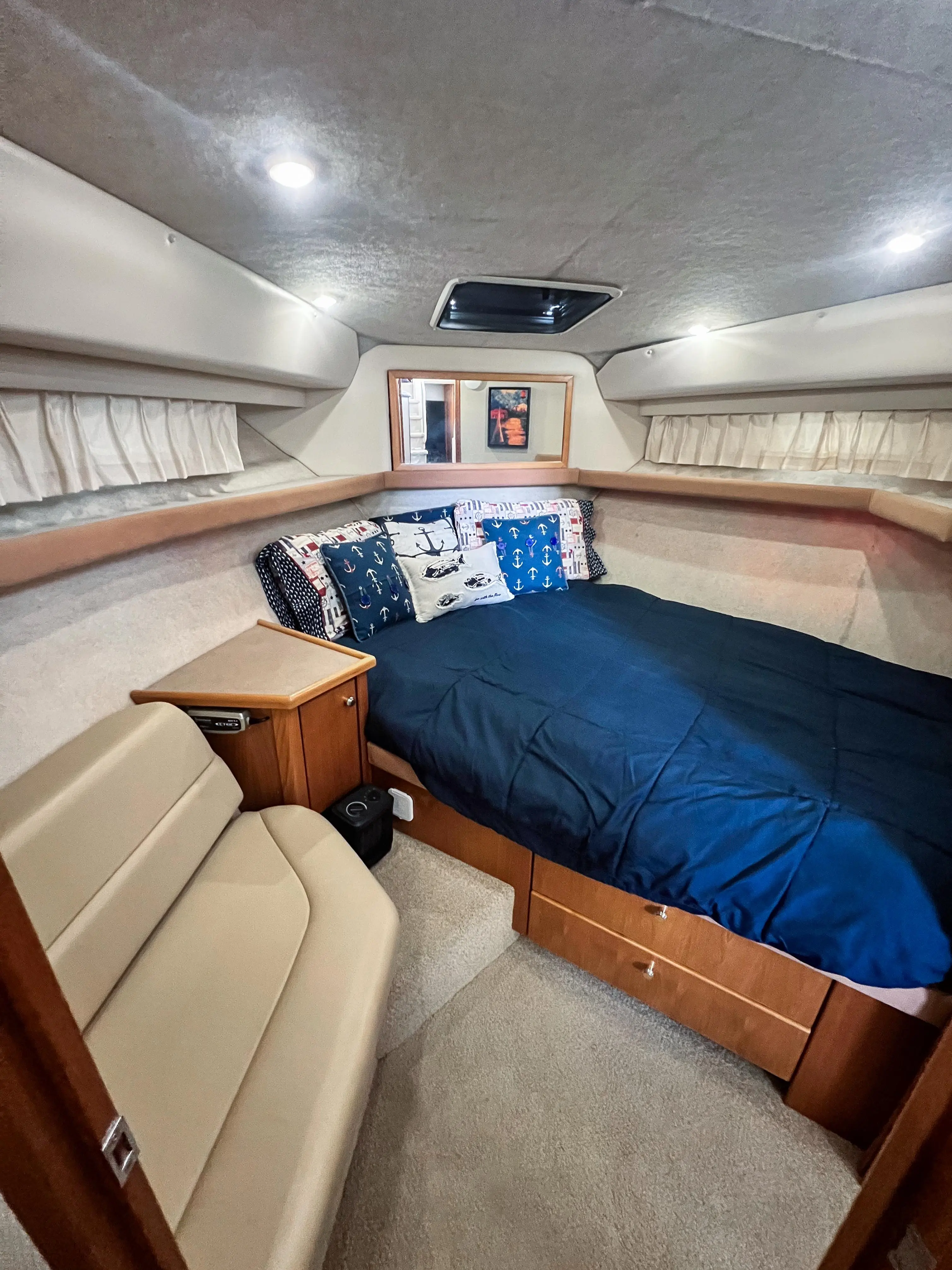 1998 Bayliner 3587 aft cabin