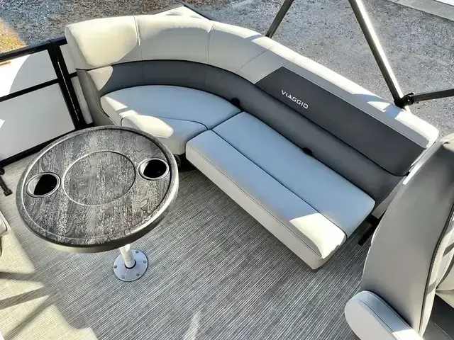 Viaggio Lago V 20 U (Quad Lounge) - IN STOCK