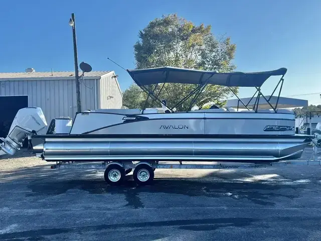 Avalon Catalina 25' Entertainer - Triple Toon - IN STOCK