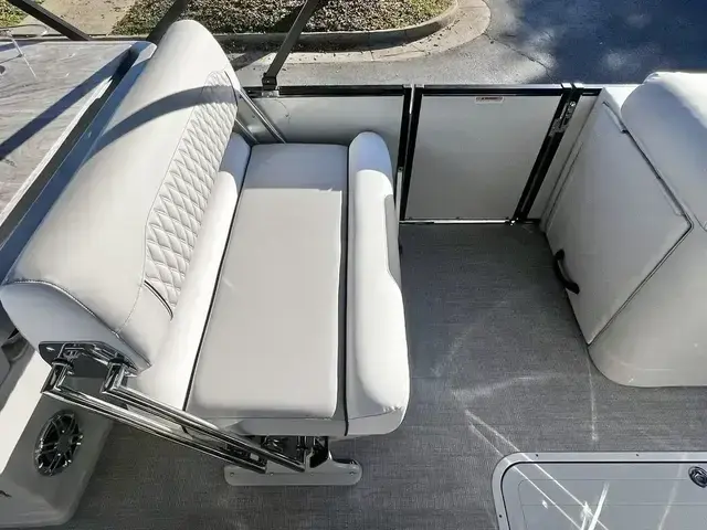 Avalon Catalina 25' Entertainer - Triple Toon - IN STOCK