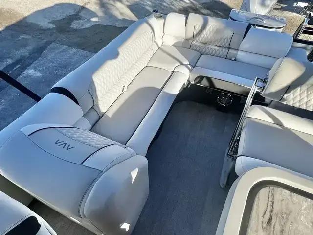 Avalon Catalina 25' Entertainer - Triple Toon - IN STOCK