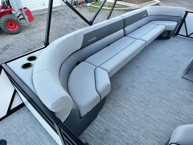 Viaggio Lago V 16 U (Quad Lounge) - IN STOCK