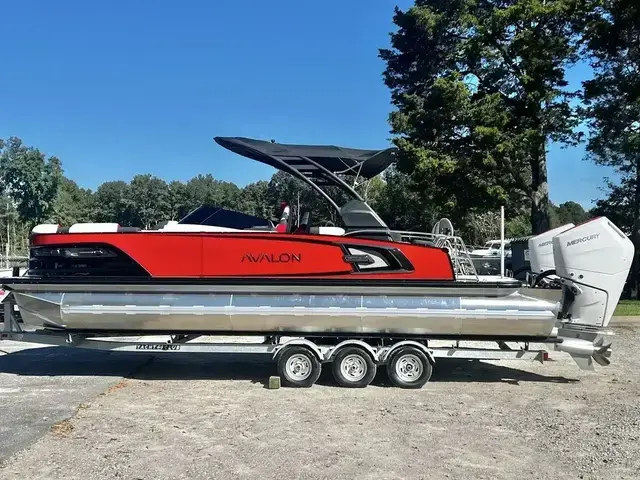 Avalon Excalibur LTD 25' Quad Lounge Windshield - Triple Toon TWIN - IN STOCK