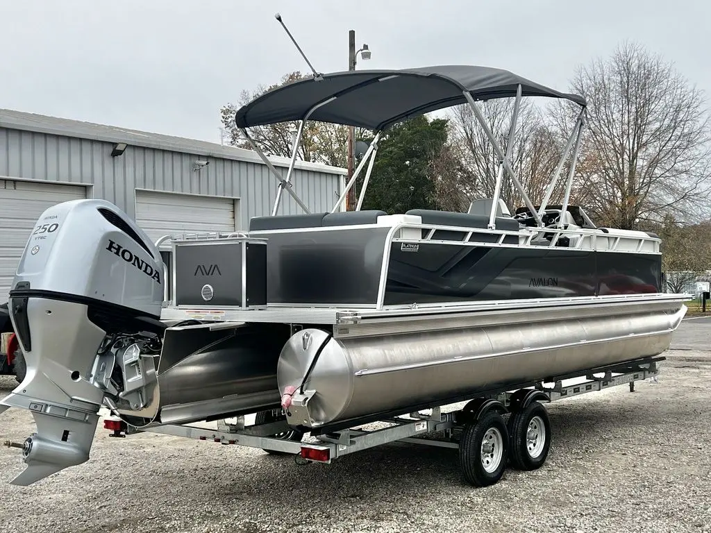 2025 Avalon venture 85 25' elite windshield tt - in stock