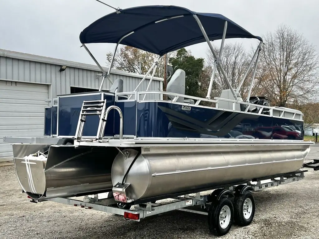 2025 Avalon venture 85 23' rear fish tt - in stock