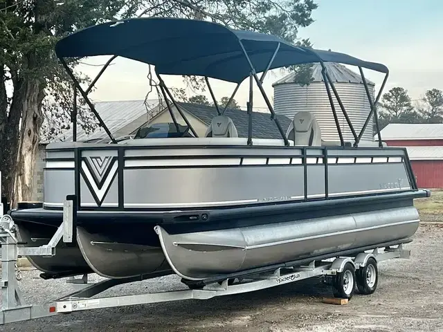 Viaggio Lago X 22 U (Quad Lounge) Triple-Toon - IN STOCK