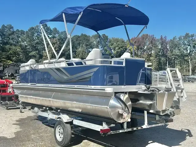 Avalon Venture 19 Rear Fish - IN STOCK