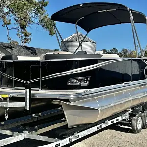 2025 Avalon LSZ 23 Entertainer - IN STOCK