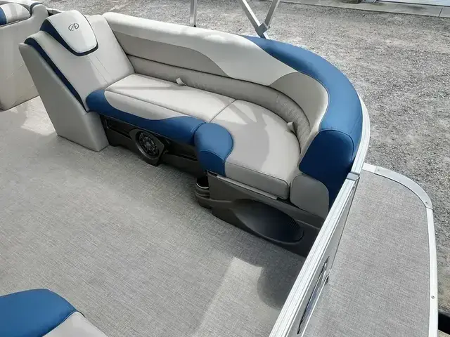 Avalon LSZ 23' Cruise Rear Bench - IN STOCK