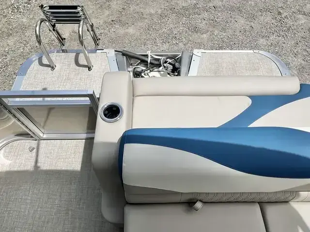 Avalon LSZ 23' Cruise Rear Bench - IN STOCK