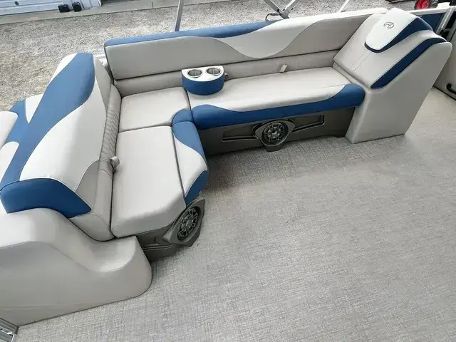 Avalon LSZ 23' Cruise Rear Bench - IN STOCK