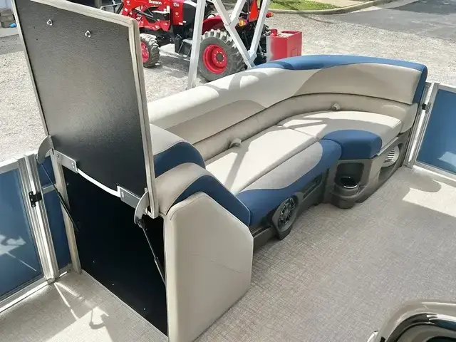 Avalon LSZ 23' Cruise Rear Bench - IN STOCK