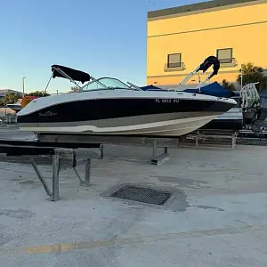 2014 Nauticstar 223DC