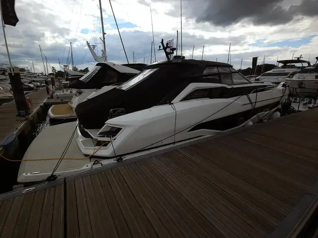 Sunseeker Superhawk 55